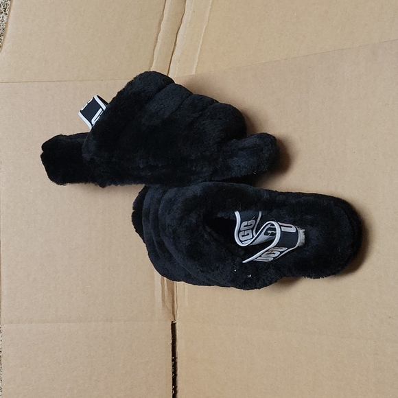 Ugg slides - Picture 3 of 3